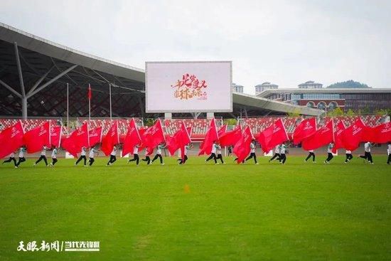 汉密尔顿第一次引起主教练的注意是在2017年曼城主场对阵水晶宫的比赛，当时他是一名球童。